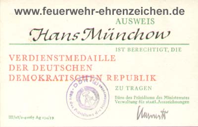 AUSWEIS / Hans Münchow IST BERECHTIGT, DIE VERDIENSTMEDAILLE DER DEUTSCHEN DEMOKRATISCHEN REPUBLIK ZU TRAGEN