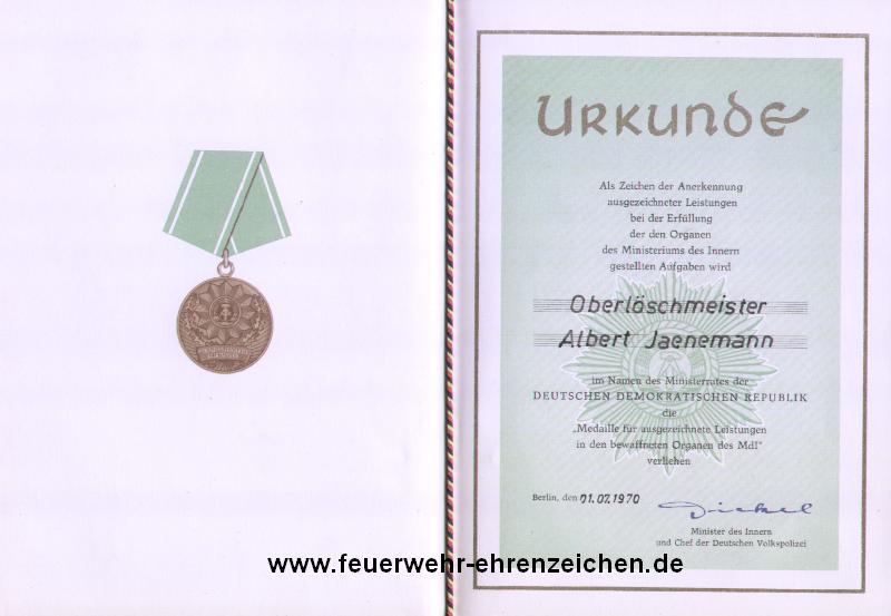 URKUNDE / Als Zeichen der Anerkennung ausgezeichneter Leistungen bei der Erfüllung der den Organen des Ministeriums des Innern gestellten Aufgaben wird Oberlöschmeister Albert Jaenemann im Namen des Ministerrates der DEUTSCHEN DEMOKRATISCHEN REPUBLIK die "Medaille für ausgezeichnete Leistungen in den bewaffneten Organen des MdI" verliehen