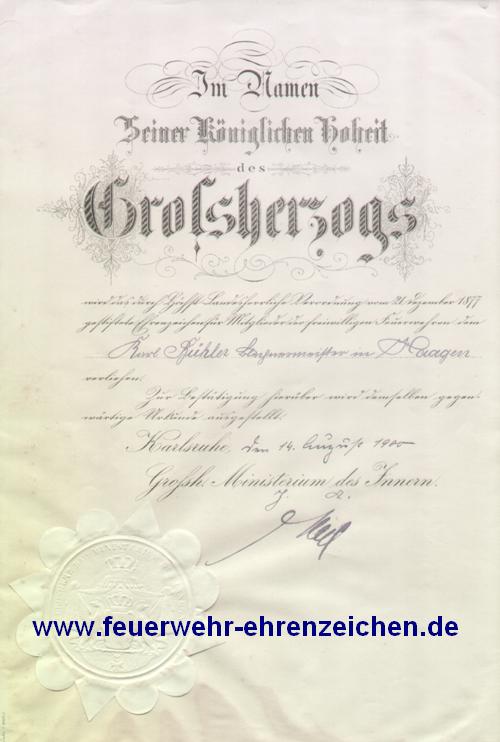 Im Namen Seiner königlichen Hoheit des Großherzoges wird das durch Höchst-Landesherrliche Verordnung vom 21. Dezember 1877 gestiftete Ehrenzeichen für Mitglieder der freiwilligen Feuerwehren dem Karl Bühler Bechnermeister in Haagen verliehen. Zur Bestätigung hierüber wird demselben gegenwärtige Urkunde ausgestellt.