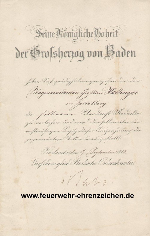 Seine Königliche Hoheit der Großherzog von Baden haben Sich gnädigst bewogen gefunden, dem Wagnermeister Christian Hettinger in Heidelberg die silberne Verdienstmedaille zu verleihen und wird demselben über den rechtmäßigen Besitz dieser Auszeichnung die gegenwärtige Urkunde ausgestellt.